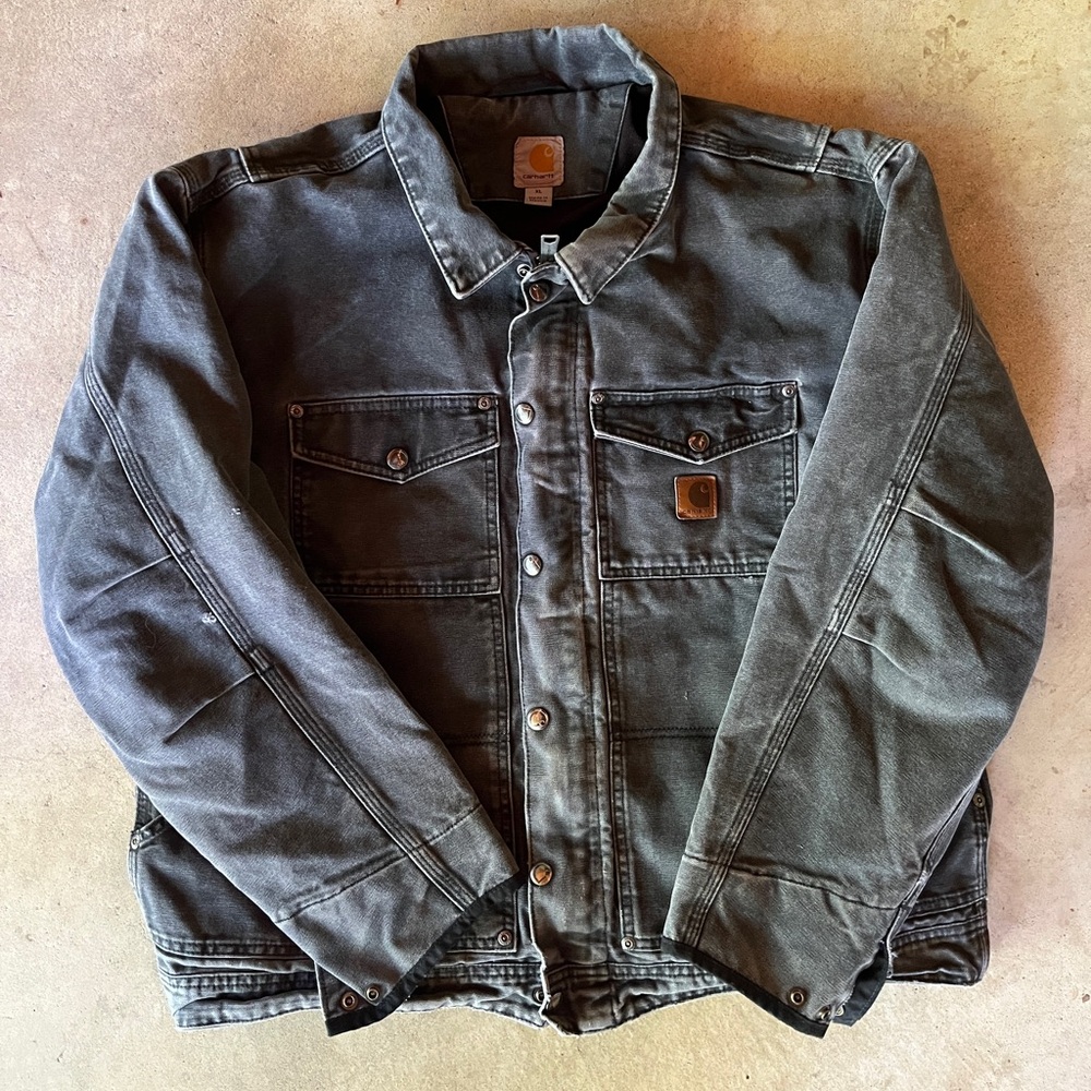 black vintage carhartt jacket